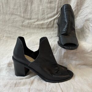 Chinese Laundry Sandals 6.5